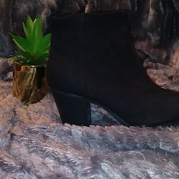 NWOT Old Navy ankle boots - Picture 2 of 5